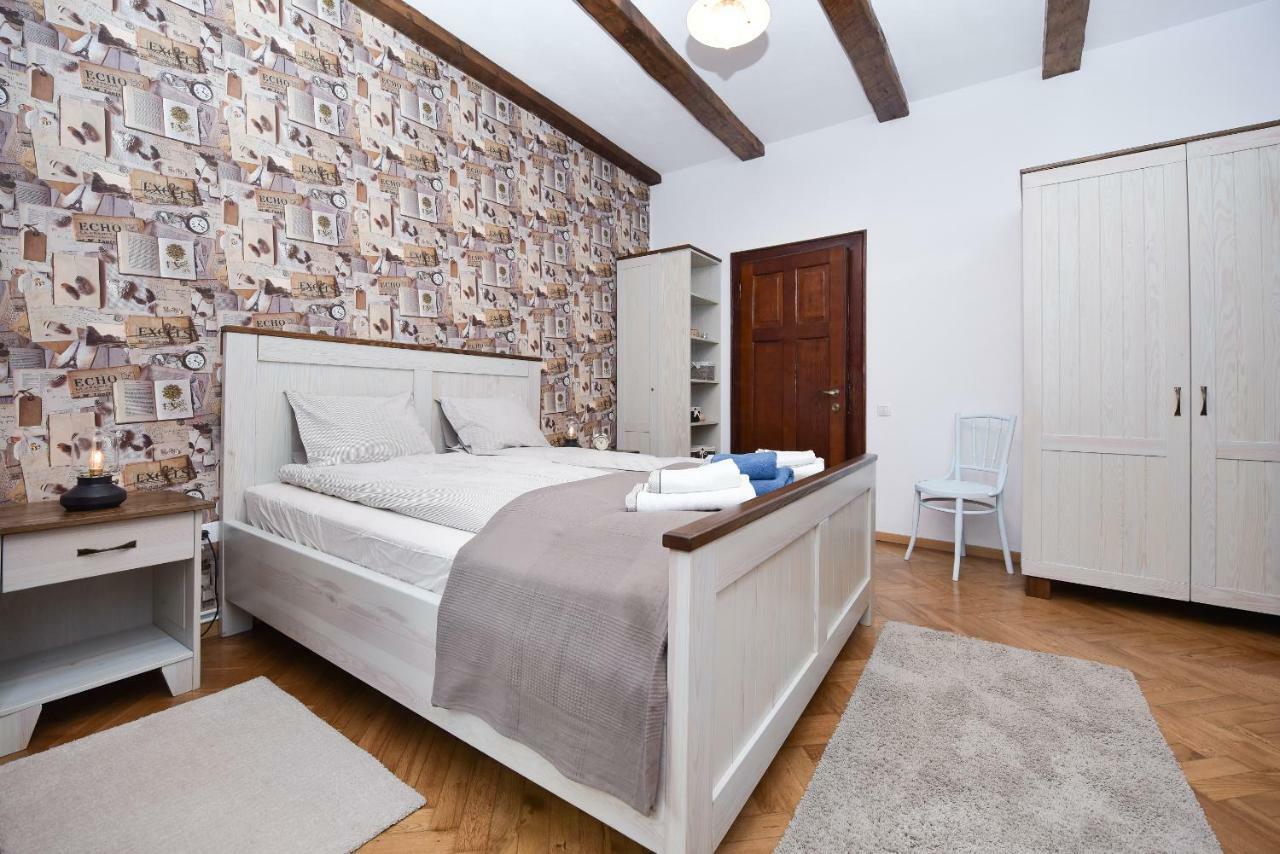 Buzoianu Residence By Holztreppe Брашов Екстериор снимка